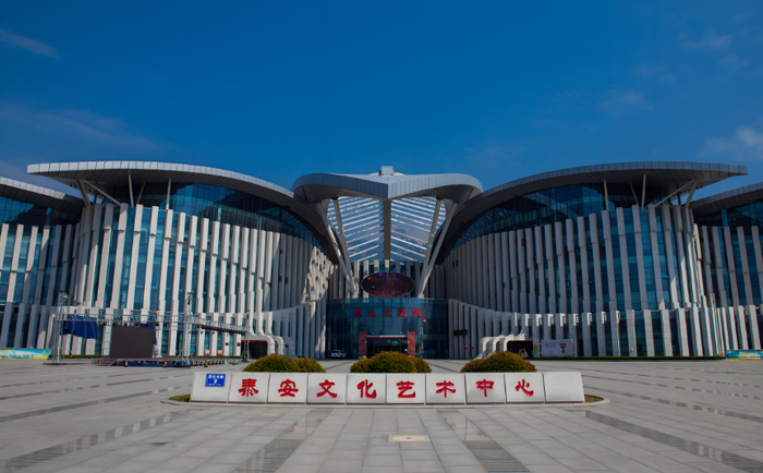 泰安文化艺术中心圆柱建造实例分析
