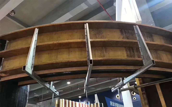 梁夹具